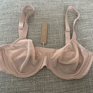 SKIMS NWT Women's Pink Mesh Bra